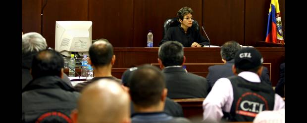 Asegurados cinco del DAS por 'chuzadas' | Colprensa | La Jueza 18 de Control de Garantías, Ana Luceli Murcia, del Bogotá, acogió la petición de la Fiscalía de dictar medida de aseguramiento contra los funcionarios de DAS implicados en los seguimientos y chuzadas 'ilegales'.