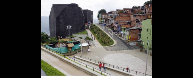 Medellín, una urbe ejemplar: L.A. Times | | El Parque Biblioteca España y el Orquideorama son dos ejemplos.