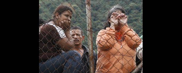 Del socavón siguen saliendo hermanos del alma | Juan Diego Zapata | Entre los socorredores mineros había cansancio por las extenuantes jornadas de rescate. También sentían dolor porque las víctimas eran sus amigos.