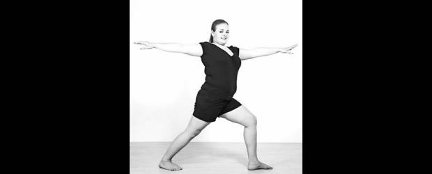 Yoga para los más gorditos | Shutterstock | Si bien no hay que ser delgado para hacer yoga, hay que modificar ciertas poses para que se adapten a un cuerpo con curvas.