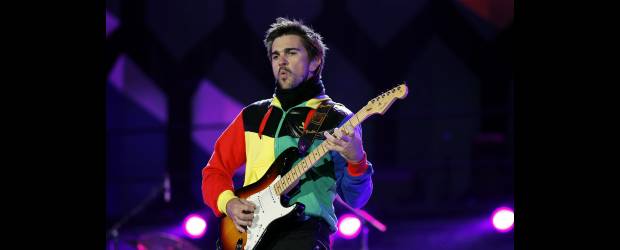 Le llegó el día al Yerbatero | AP | Juanes cantó por primera vez Yerbatero en la inauguración del Mundial y hoy por fin se conocerá el video completo.