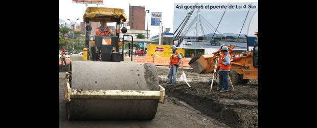Puente de la 4 sur inició una marcha de 18 meses | Juan Antonio Sánchez | Los trabajos del puente de la 4 sur comenzaron a principios de julio. Al finalizar ofrecerá 33 mil metros cuadrados nuevos de espacio público.
