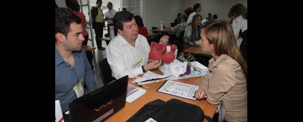 Foco va más allá de las ventas de cargazón | Hernán Vanegas | Para competir en la cadena textil/confección, los empresarios nacionales aprendieron que no se pueden quedar con las prendas comunes y corrientes. No es raro encontrar productos con mejor diseño y comodidad, tales como lo demandan los clientes y los mismos compradores locales e internacionales.