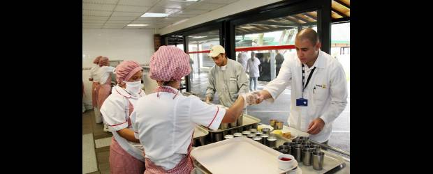 Salamanca una historia de crecimiento | | A través de sus 25 años de existencia, Salamanca ha logrado despertar la confianza de grandes empresas del ámbito nacional que la han elegido por encima de otras que prestan el servicio de alimentación masiva.