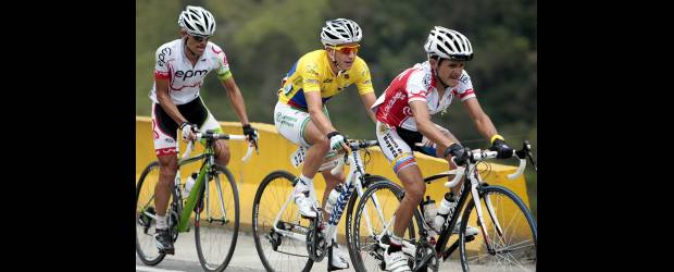 Colorado fue más fuerte que la fractura | Róbinson Sáenz | José Rujano, Sergio Luis Henao y Francisco Colorado escalan La Línea. Kilómetros adelante, Colorado atacó, ganó el premio y después se cayó.