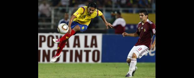 Fútbol de Colombia fue Cuadrado y Moreno | Carlos García, Reuters-puerto De La Cruz, Venezuela | Radamel Falcao García, otro de los internacionales de Colombia, inició la acción que terminó en gol de Dayro Moreno. Sigue el examen con México.
