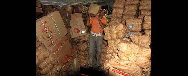 Aguapanela, un trago en extinción | Donaldo Zuluaga | La panela se comercializa en bolsas de 24 kilos que se venden a 26.000 pesos, promedio. El kilo en tiendas o supermercados se ofrece a 1.100 pesos. Algunos productores aseguran que los costos de producción están en 1.300 pesos.