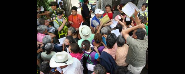 Arrancó la devolución de tierras | Archivo | El ministro de Agricultura, Juan camilo Restrepo, precisó que el Gobierno nacional tomará medidas para antes del abril del 2011, entregar las tierras.