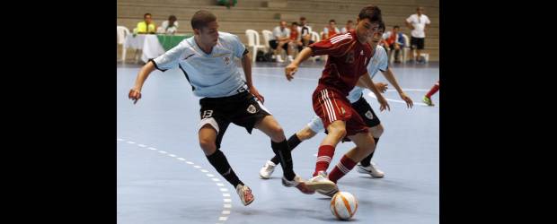 Fútbol sala de Venezuela tiene nombre y buen nivel | Jaime Pérez | Venezuela y Uruguay agradaron ayer en el Suramericano sub20 de fútbol sala, que patrocinan la Alcaldía de Itagüí, Indeportes Antioquia y Dalponte.