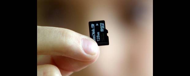 Pequeña y con más datos | Archivo | Cada vez las memorias se hacen más pequeñas y tienen más capacidad.