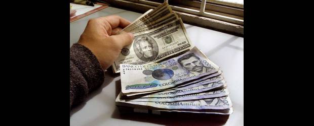 El dólar perdió $10,88 por la baja negociación | Archivo | Al cierre, el dólar se cotizaba a 1.893,05 pesos, 31,85 pesos por debajo del cierre de la jornada anterior (jueves 30 de diciembre) de 1.924,90 pesos.