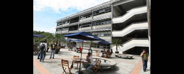 ITM quiere más y lo buscará en los barrios | Archivo | Los estudiantes que se matriculen en las zonas donde se descentralizará el ITM podrán acceder a los servicios que se ofrecen en los campus centrales.