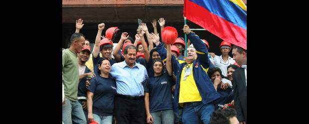 Tras visita de Garzón, prueba superada | Juan Antonio Sánchez | El vicepresidente de la República, Angelino Garzón, compartió con los obreros que laboran en el estadio Atanasio Girardot. Destacó el avance de las obras.