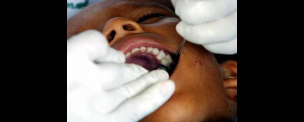 Odontólogos que buscan más sonrisas | Archivo | Cuarenta y dos especialistas de Medellín se han vinculado a El odontólogo del bien , un completo programa de salud oral y de origen brasileño orientado a jóvenes de 11 a 17 años. También está presente en Bogotá, Cali y el resto de Suramérica.
