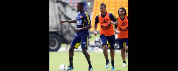 El Chachachá vuelve a sonar en casa | Manuel Saldarriaga | En los dos partidos de eliminatoria que Jackson Martínez jugó en Medellín, marcó gol. Sin contar los muchos que celebró con la camiseta del Poderoso, es una obviedad decir que el Atanasio Girardot le sienta bien al delantero de Jaguares de Chiapas. Hoy, en el papel, será el único delantero ante Senegal.