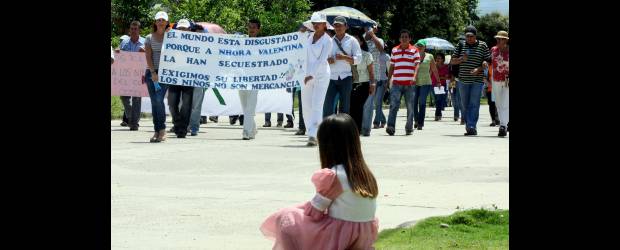 El de Valentina no es rapto extorsivo | Jaime Pérez | La indignación crece en Fortul por el secuestro de la pequeña Nhora Valentina. Imagen de la marcha realizada el pasado siete de octubre.