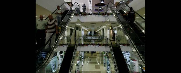 El Gran Plaza llegó con variedad y precios bajos | Fotos: Jaime Pérez | La gerente del Gran Plaza, Doris Jaramillo, señala que el centro comercial atenderá una importante afluencia de personas, al estar ubicado en lo que se conoce como la Puerta de Guayaquil, al lado del Parque de las Luces.