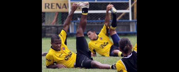 A Cúcuta, DIM lleva su fe encendida | Hernán Vanegas | Luis Fernando Mosquera será el responsable, otra vez, de las ideas del DIM, que llega la fecha 17 en la casilla 13 con 19 unidades. Cúcuta es 17 con 14.