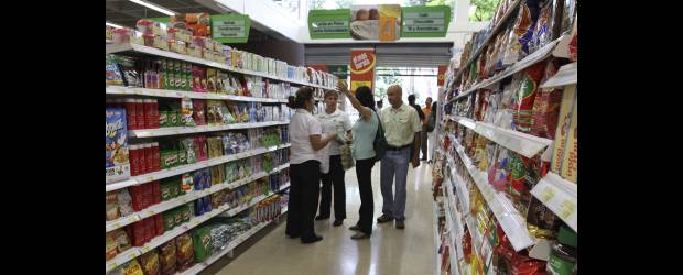 Comercio movió el empleo en el trimestre | Archivo | El comercio formal ha aumentado su nómina en un 5,5 por ciento este año.