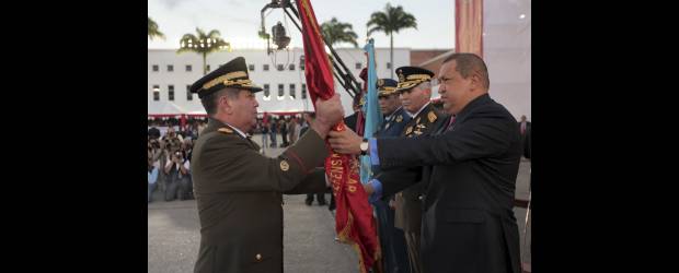 Los otros lazos de Venezuela y las Farc | Reuters | El martes en la tarde se posesionó el nuevo ministro de Defensa de Venezuela, general Henry Rangel Silva, sindicado de tener lazos de amistad con las Farc.
