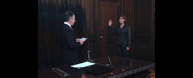 Asumió la ministra de Salud | Cortesía | Beatriz Londoño Soto tomó ayer juramento en Bogotá ante el presidente Juan Manuel Santos, al posesionarse como nueva ministra de Salud.