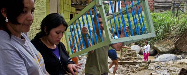 Creciente de La Guayabala afectó siete viviendas en Medellín | Esteban Vanegas | Por fortuna, la creciente no dejó personas lesionadas ni muertas. Sí hubo muchos daños materiales.