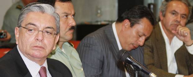 Comisión Interinstitucional contra las bandas criminales empieza tareas en Medellín | Róbinson Sáenz | El ministro del Interior, Fabio Valencia Cossio, dijo que la Comisión Interinstitucional busca combatir las bandas criminales y combos delincuenciales.