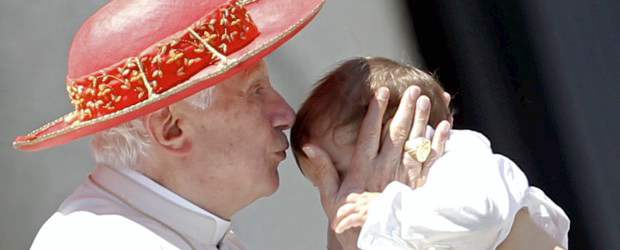 Benedicto XVI celebró la audiencia pública de los miércoles, cuya catequesis dedicó al libro de los Salmos | Reuters | Benedicto XVI celebró la audiencia pública de los miércoles, cuya catequesis dedicó al libro de los Salmos.