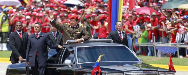 Chávez inició celebración bicentenaria ante Simón Bolívar | Reuters