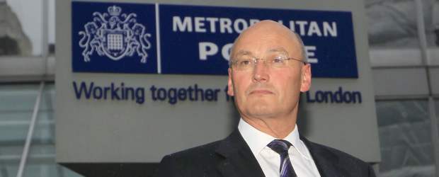 Polémica en el Reino Unido por posible relación entre policías y periodistas | AP | Paul Stephenson, jefe de la Policía Metropolitana de Londres.