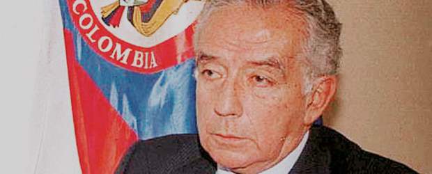 No ha habido verdadera investigación: Gómez H. | Colprensa | El abogado y economista Enrique Gómez Hurtado presentó la investigación sobre la muerte de su hermano Álvaro Gómez Hurtado, en el libro titulado: ¿Por qué lo mataron?". El libro va para su segunda edición y relata los pocos avances que ha tenido la investigación de este asesinato.