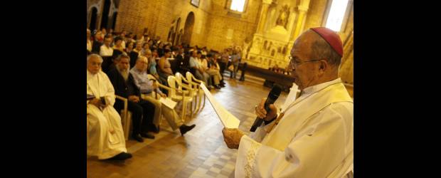 Rosario de paz llenó la catedral | David Sánchez | Jaime Jaramillo Panesso y Francisco Galán, asistieron al rosario donde se leyó un comunicado de la Mesa Ciudadana por la Vida y la Convivencia.
