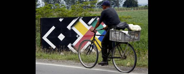 Un Rayo que pinta a Roldanillo | Jaime Pérez | En el Museo Vial, que se ubica en la carretera entre Roldanillo y Zarzal, se pueden ver algunas de las obras del Maestro y de otros artistas. Eso sí, necesitan mantenimiento.