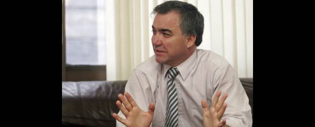 Por un contrato investigan a Diego Palacio | Archivo | Un contrato suscrito entre el Ministerio de la Protección Social y la Asociación Centro de Gestión Hospitalaria, motivó la investigación contra Palacio.