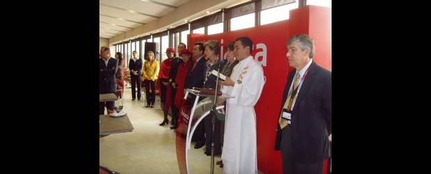 Sin escala, vuele a Europa desde Medellín | Lilliana Vélez De R. | Con una ceremonia de bendición, el presidente de Avianca-Taca, Fabio Villegas Ramírez, presidió ayer la inauguración de la sala VIP en el José María Córdova. Son 340 metros cuadrados de comodidad para los viajeros.