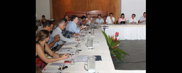 Santos y su equipo repasan prioridades | Cortesía, Fernando Ruiz | El presidente electo, Juan Manuel Santos, se reunió con el equipo de ministros designado para hablar de las prioridades del Gobierno entrante. Cada jefe de cartera mencionó las que serán sus primeras actividades en sus despachos.