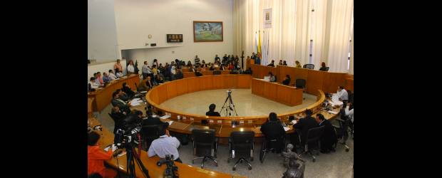 Seguimiento a concejales será investigado | Archivo | Concejales del Partido de la U no están satisfechos con las explicaciones de su colega Santiago Londoño por un estudio al Concejo que él autorizó.