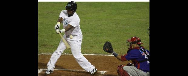 Hacer sufrir a más de uno promete Haad | Robinson Sáenz | Yamid Haad pondrá su experiencia al servicio de la novena antioqueña de los Potros. La acción es del juego que abrió ayer en Medellín entre el local y Caimanes, actual campeón de la Liga profesional de béisbol.