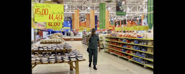 Éxito salió del mercado venezolano | Archivo | Con la compra de las aciones de Cativen a Casino el gobierno de Venezuela pretende consolidar una nueva red de distribución oficial en cada ciudad del país y el proceso masivo de importación de electrodomésticos desde China.
