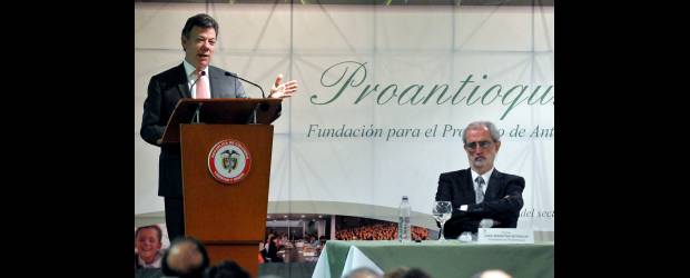 A empresarios les preocupa la inseguridad y la infraestructura | Cortesía | "En materia de seguridad no queda sino perseverar", dijo el presidente Santos, al presidente de Proantioquia, Juan Sebastián Betancur y a los empresarios.