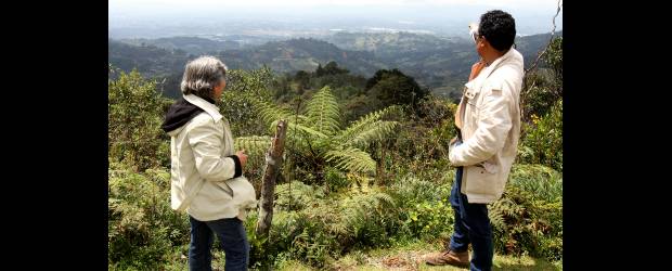 Santa Elena teme que túnel la deje sin agua | Donaldo Zuluaga, Santa Elena | Las obras del Túnel de Oriente pasarán 450 metros por debajo de las veredas de Santa Elena, un hecho que muchos habitantes consideran nefasto para las fuentes de agua, porque la presión de la tierra hará disminuir el nivel freático de la zona, que en muchos sitios es casi superficial.