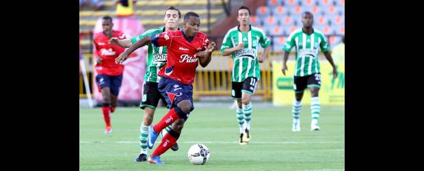 Con goleada, Medellín revivió el festejo | Hernán Vanegas | Luis Fernando Mosquera, quien llegó a estar en Selección Colombia, fue la figura del partido, tras anotar los dos primeros tantos del triunfo 5-1 del Medellín sobre Nacional por la Copa Postobón.