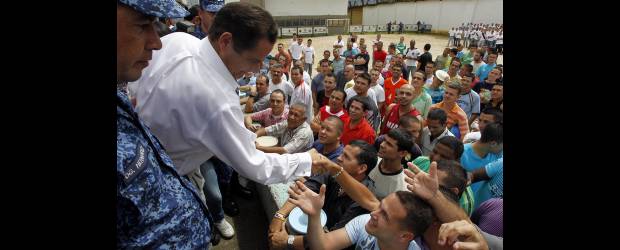 Educación dará otra oportunidad a presos | Jaime Pérez | El ministro de Interior, Germán Vargas Lleras, habló con los internos de Bellavista y públicamente les dio un número de teléfono para que se comuniquen con su despacho y le informen sobre irregularidades en ese establecimiento.