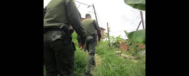 Matan a una niña y dejan heridas otras dos | Mauricio Palacio | En este sitio de la parte alta de la comuna 13, entre los sectores de las Independencias y Belencito Corazón, se produjo el ataque contra las menores. La Policía y el Ejército realizaron ayer intensos operativos en el sector.
