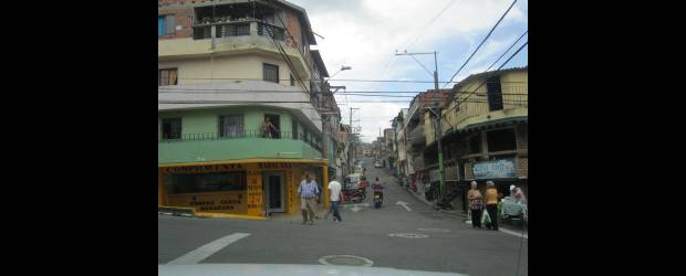Ataques en Castilla dejan dos muertos y cinco heridos | Cortesía | Dos ataques en un mismo día sufrió la comunidad el barrio Castilla. En uno de ellos murieron dos jóvenes que asistían a una fiesta de quince en un salón social de esta cuadra.