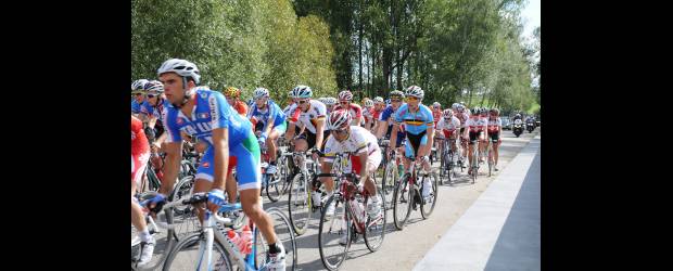 El Porvenir es con montaña | Cortesía Colombia Es Pasión-bryeres, Francia | Nairo Quintana luce chiquitín ante los espigados rivales de los seleccionados nacionales que corren en el Tour del Porvenir, que se disputa en Francia.