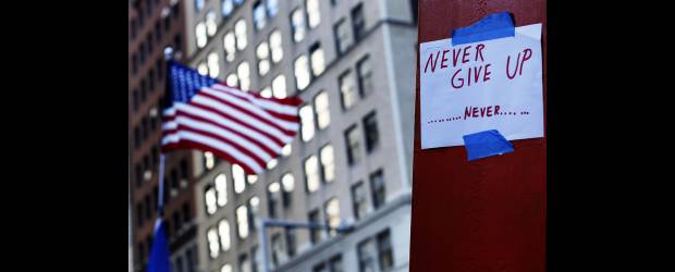 Volvió el nerviosismo a los mercados | Reuters, Shanon Stapleton-nueva York, E.U. | Mientras la bolsa de Nueva York volvía a registrar pérdidas, cientos de personas seguían protestando a las afueras de este centro financiero.
