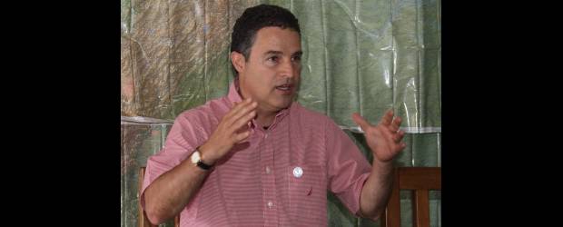 La confianza de la gente alivió los ataques: Aníbal | Hernán Vanegas | Aníbal Gaviria se tomó unos días de descanso en familia luego de la elección. Llegó a Medellín hace cuatro días cargado de energía y de agradecimientos a quienes lo respaldaron. "Aprovecho para agradecer a tanta gente que nos acompañó con su apoyo y su voto", dijo.