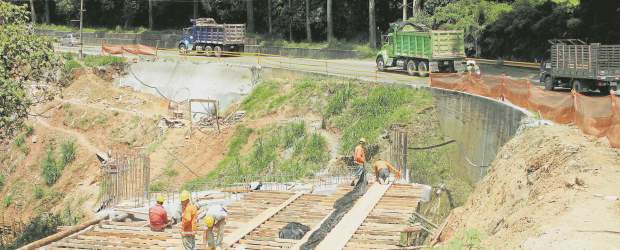 Dobles calzadas en claroscuro | Robinson Sáenz | La reactivación de los trabajos en Ancón Sur-Primavera desahogó el caos vehicular del primer semestre, pero se requiere intensificar en frentes de obra.
