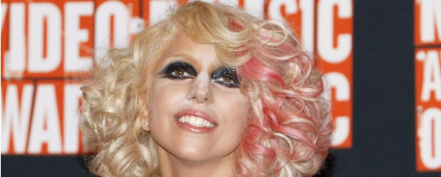 Lady Gaga se vislumbra en la pantalla "grande" | Archivo | Los galardones que se ganó Lady Gaga en la pasada edición de los Premios Grammy fueron por el Mejor Vídeo Musical Corto, la Mejor Actuación Vocal Pop Femenina, ambos por Bad Romance , y Mejor Álbum Vocal de Pop por The Fame Monster.